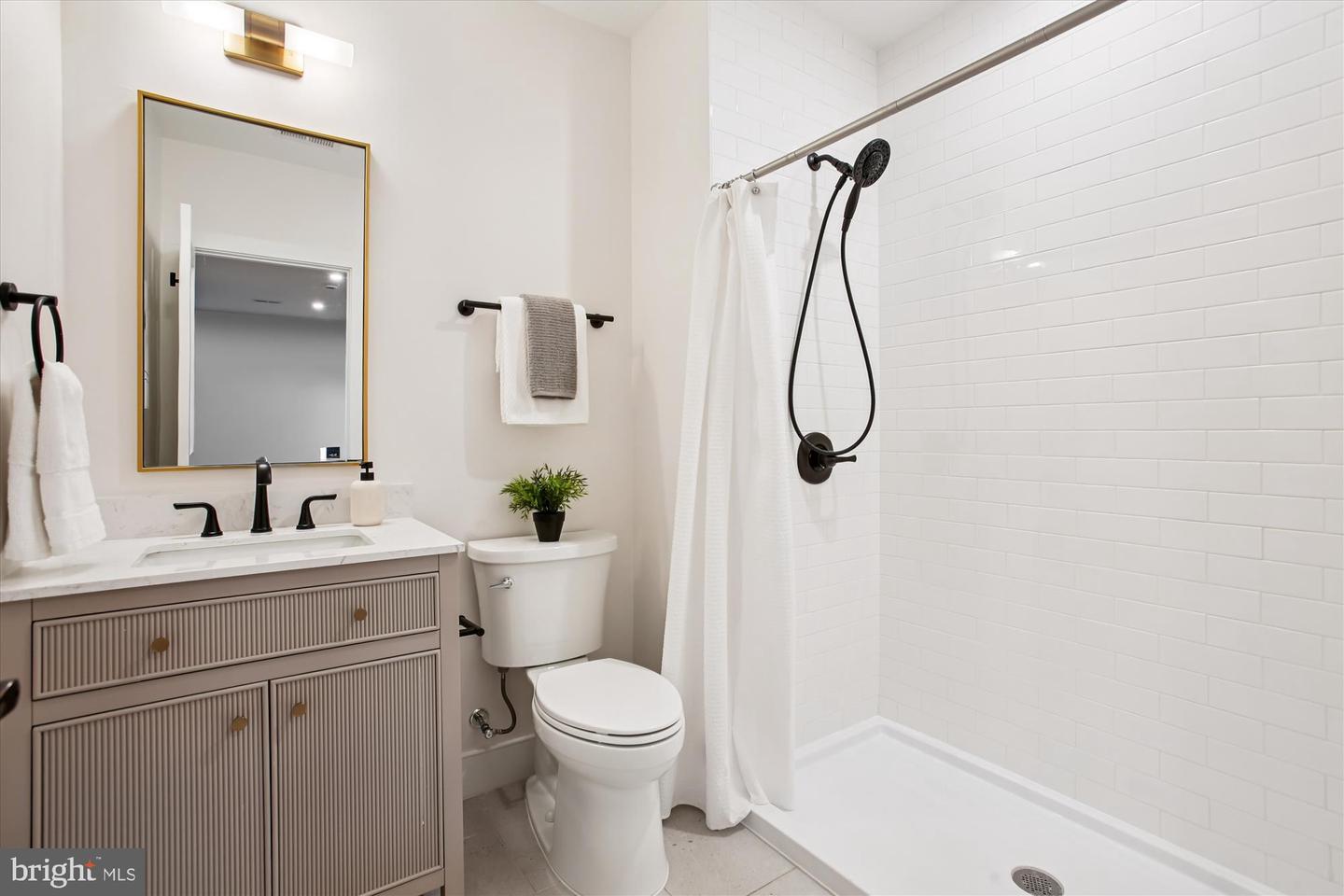 5043 25TH ST S, ARLINGTON, Virginia 22206, 4 Bedrooms Bedrooms, 8 Rooms Rooms,3 BathroomsBathrooms,Residential,For sale,5043 25TH ST S,VAAR2068126 MLS # VAAR2068126 5043 25TH ST S, ARLINGTON, Virginia 22206, 4 Bedrooms Bedrooms, 8 Rooms Rooms,3 BathroomsBathrooms,Residential,For sale,5043 25TH ST S,VAAR2068126 MLS # VAAR2068126