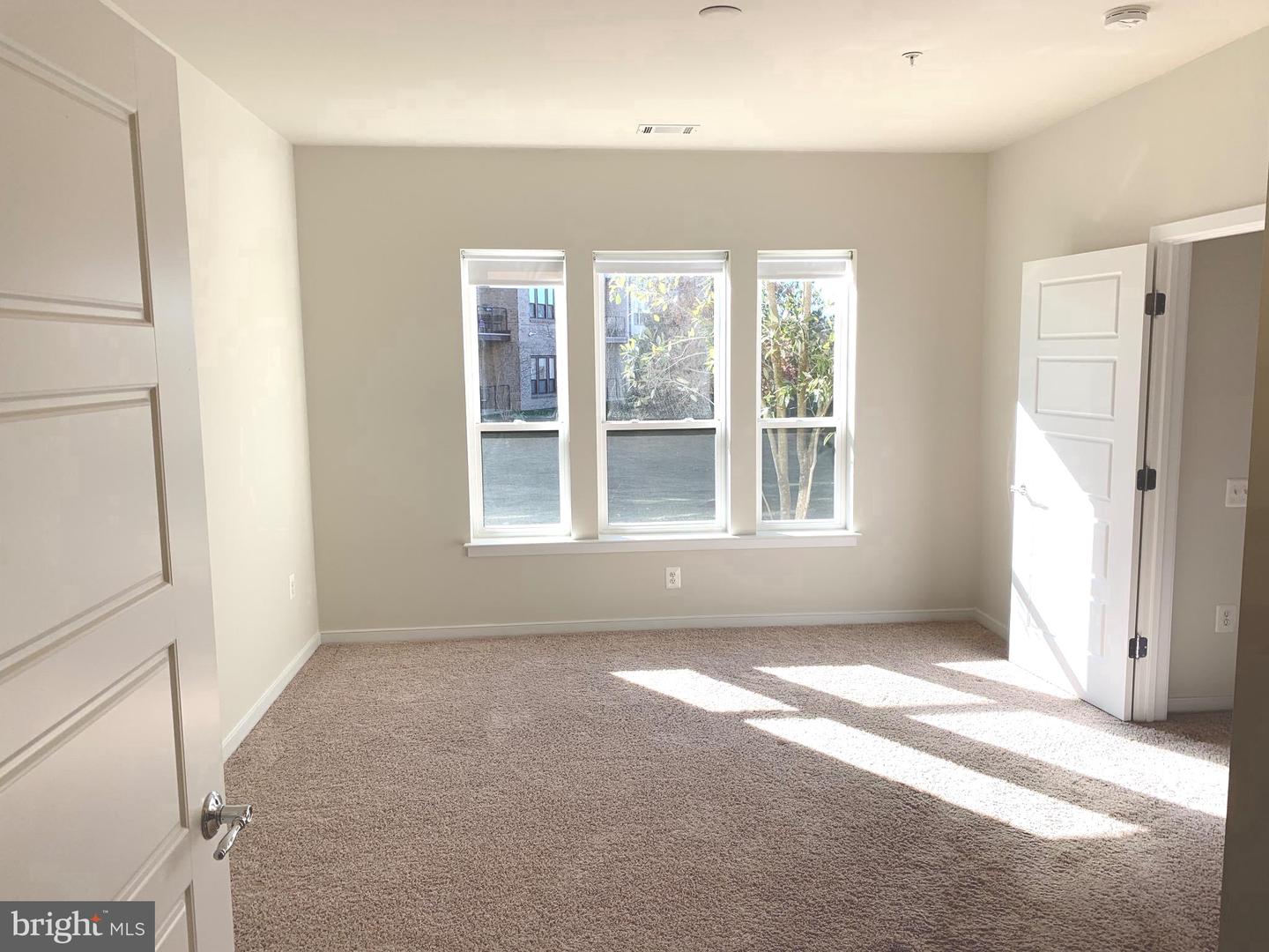 8970 FASCINATION CT #111, LORTON, Virginia 22079, 2 Bedrooms Bedrooms, ,2 BathroomsBathrooms,Residential,For sale,8970 FASCINATION CT #111,VAFX2286938 MLS # VAFX2286938