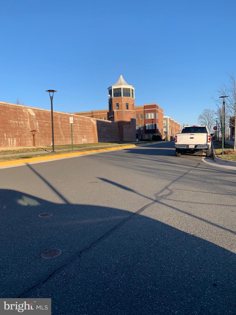 8970 FASCINATION CT #111, LORTON, Virginia 22079, 2 Bedrooms Bedrooms, ,2 BathroomsBathrooms,Residential,For sale,8970 FASCINATION CT #111,VAFX2286938 MLS # VAFX2286938