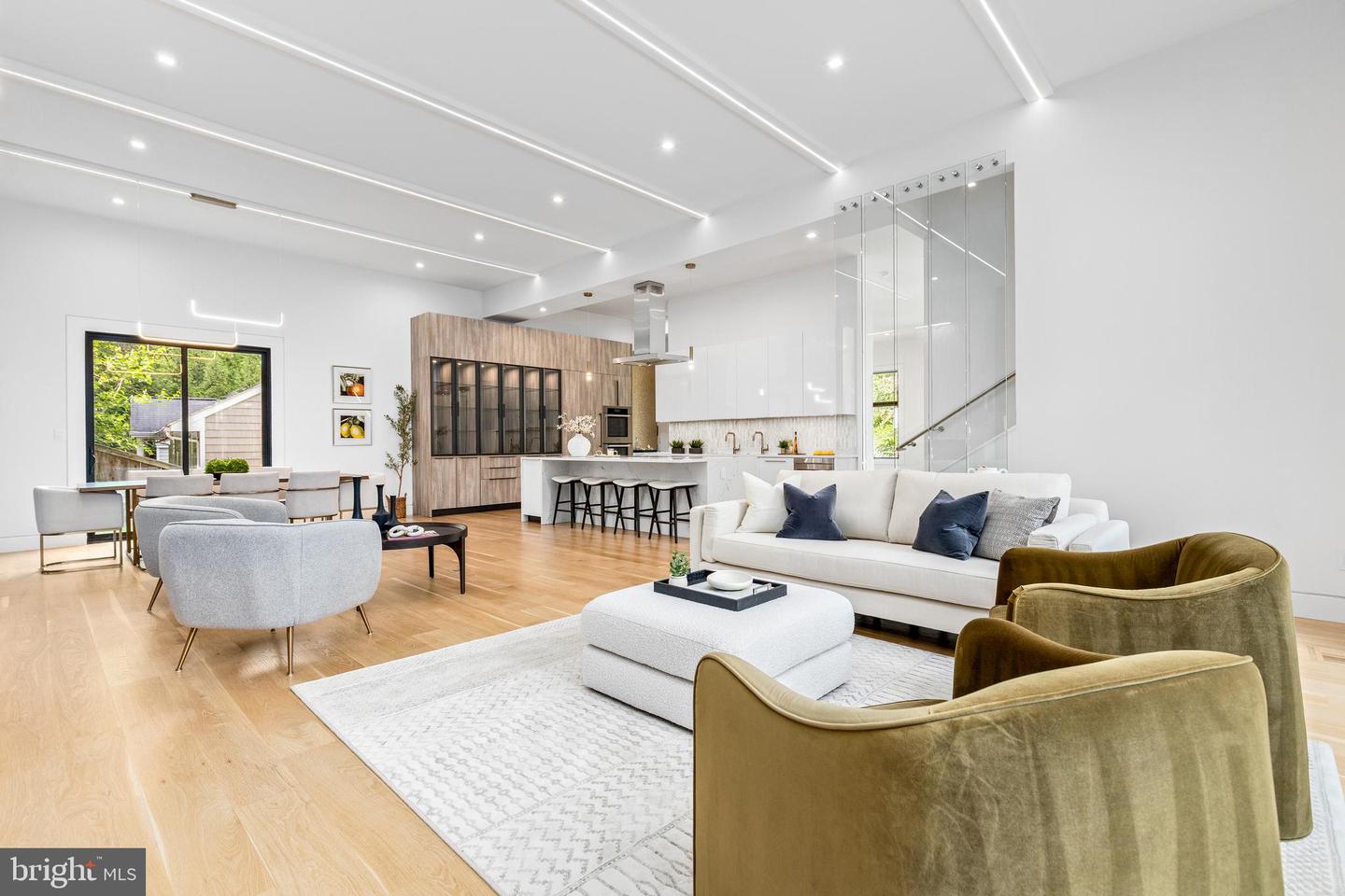 3554 MILITARY RD, ARLINGTON, Virginia 22207, 6 Bedrooms Bedrooms, ,6 BathroomsBathrooms,Residential,For sale,3554 MILITARY RD,VAAR2068042 MLS # VAAR2068042