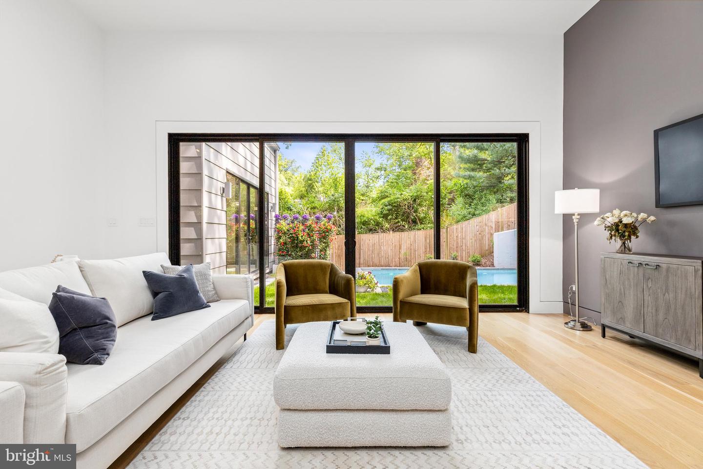 3554 MILITARY RD, ARLINGTON, Virginia 22207, 6 Bedrooms Bedrooms, ,6 BathroomsBathrooms,Residential,For sale,3554 MILITARY RD,VAAR2068042 MLS # VAAR2068042