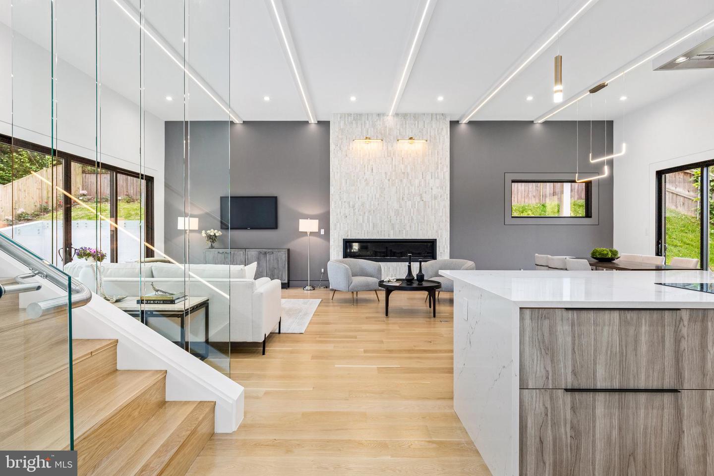 3554 MILITARY RD, ARLINGTON, Virginia 22207, 6 Bedrooms Bedrooms, ,6 BathroomsBathrooms,Residential,For sale,3554 MILITARY RD,VAAR2068042 MLS # VAAR2068042