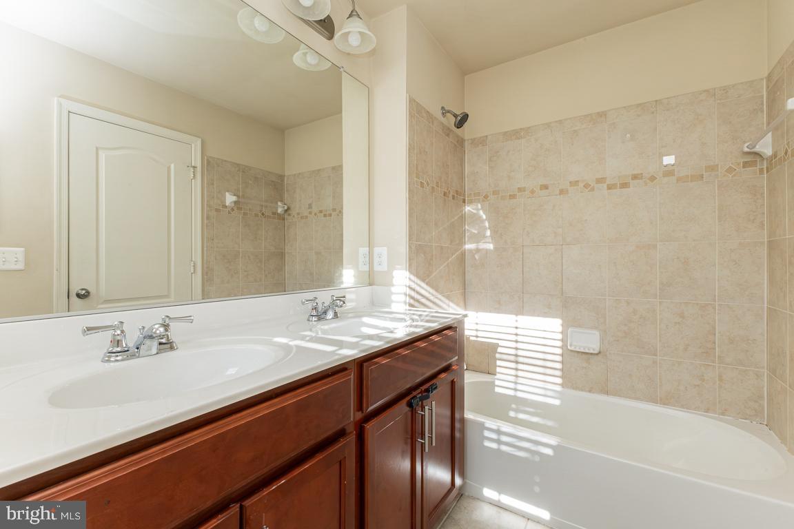 4511 POTOMAC HIGHLANDS CIR, TRIANGLE, Virginia 22172, 3 Bedrooms Bedrooms, ,2 BathroomsBathrooms,Residential,For sale,4511 POTOMAC HIGHLANDS CIR,VAPW2094774 MLS # VAPW2094774