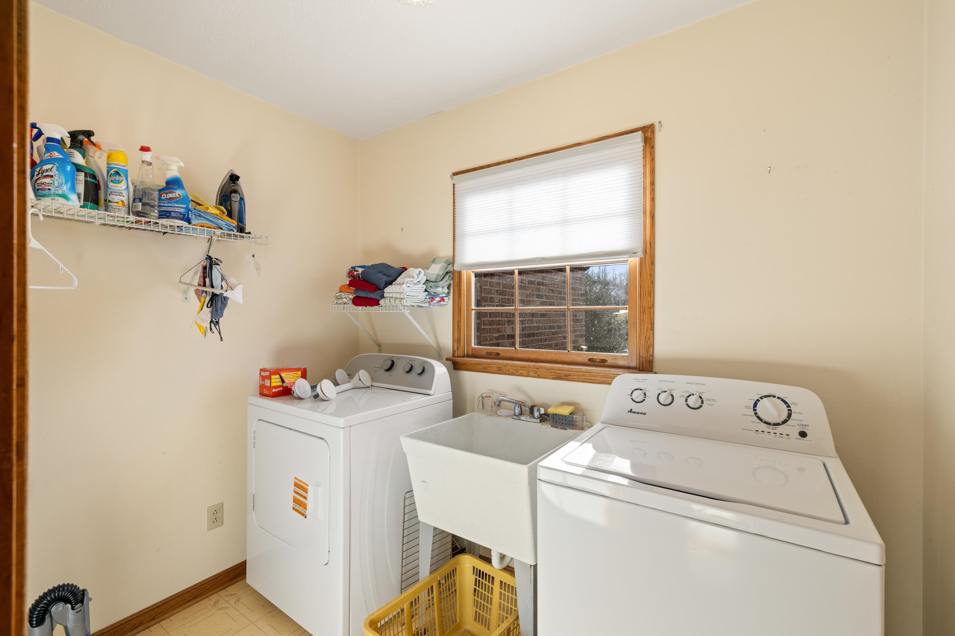 147 BON LEA DR, STAUNTON, Virginia 24401, 3 Bedrooms Bedrooms, ,2 BathroomsBathrooms,Residential,147 BON LEA DR,672829 MLS # 672829 147 BON LEA DR, STAUNTON, Virginia 24401, 3 Bedrooms Bedrooms, ,2 BathroomsBathrooms,Residential,147 BON LEA DR,672829 MLS # 672829