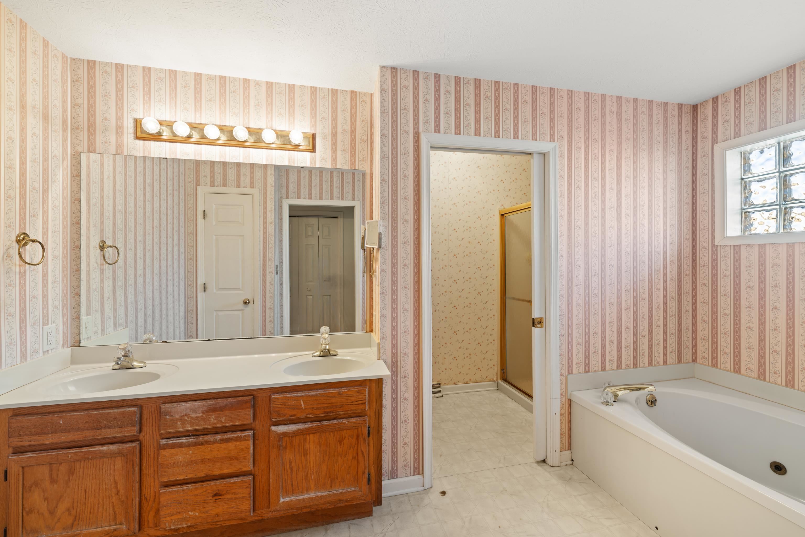 147 BON LEA DR, STAUNTON, Virginia 24401, 3 Bedrooms Bedrooms, ,2 BathroomsBathrooms,Residential,147 BON LEA DR,672829 MLS # 672829 147 BON LEA DR, STAUNTON, Virginia 24401, 3 Bedrooms Bedrooms, ,2 BathroomsBathrooms,Residential,147 BON LEA DR,672829 MLS # 672829