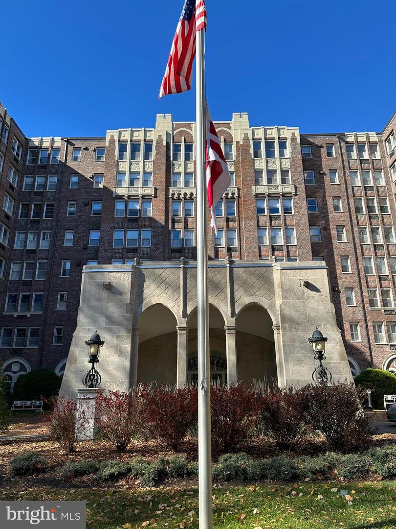 4000 CATHEDRAL AVE NW #249 B, WASHINGTON, District Of Columbia 20016, 1 Bedroom Bedrooms, ,1 BathroomBathrooms,Residential,For sale,4000 CATHEDRAL AVE NW #249 B,DCDC2231894 MLS # DCDC2231894