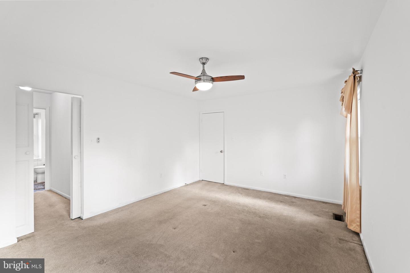 12807 SCRANTON CT, HERNDON, Virginia 20170, 4 Bedrooms Bedrooms, ,2 BathroomsBathrooms,Residential,For sale,12807 SCRANTON CT,VAFX2279594 MLS # VAFX2279594