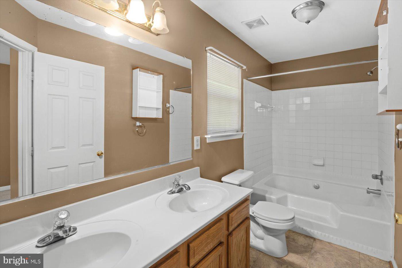 15 STONERIDGE CT, STAFFORD, Virginia 22554, 4 Bedrooms Bedrooms, ,3 BathroomsBathrooms,Residential,For sale,15 STONERIDGE CT,VAST2044464 MLS # VAST2044464