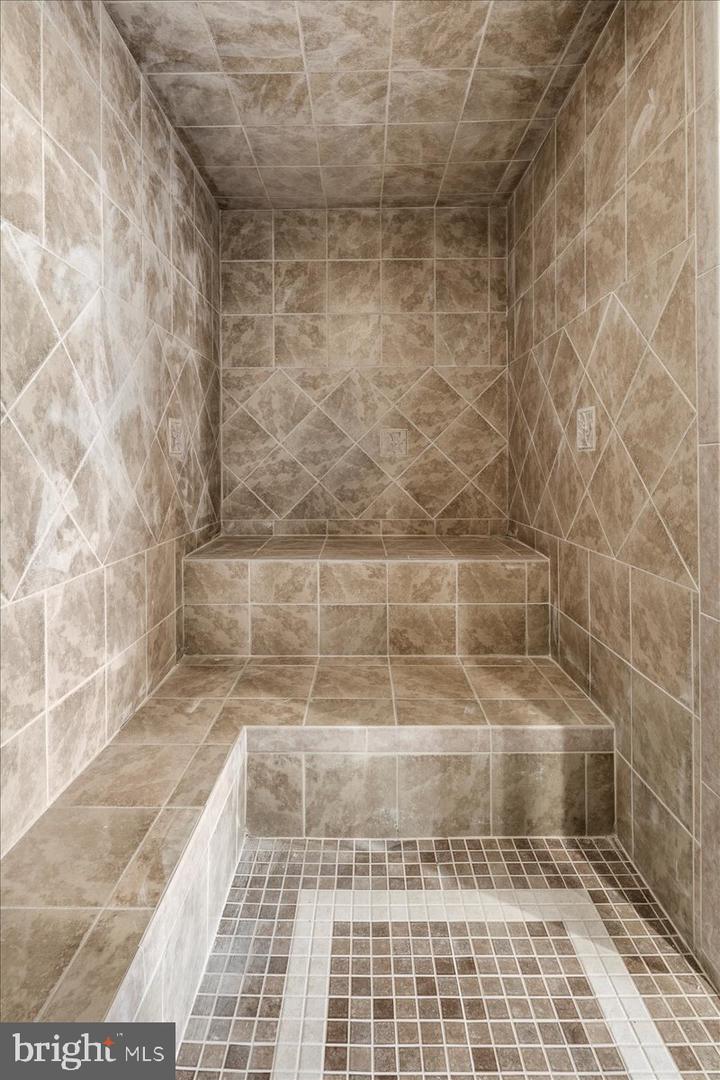 11846 CHAPEL RD, CLIFTON, Virginia 20124, 7 Bedrooms Bedrooms, ,9 BathroomsBathrooms,Residential,For sale,11846 CHAPEL RD,VAFX2281232 MLS # VAFX2281232