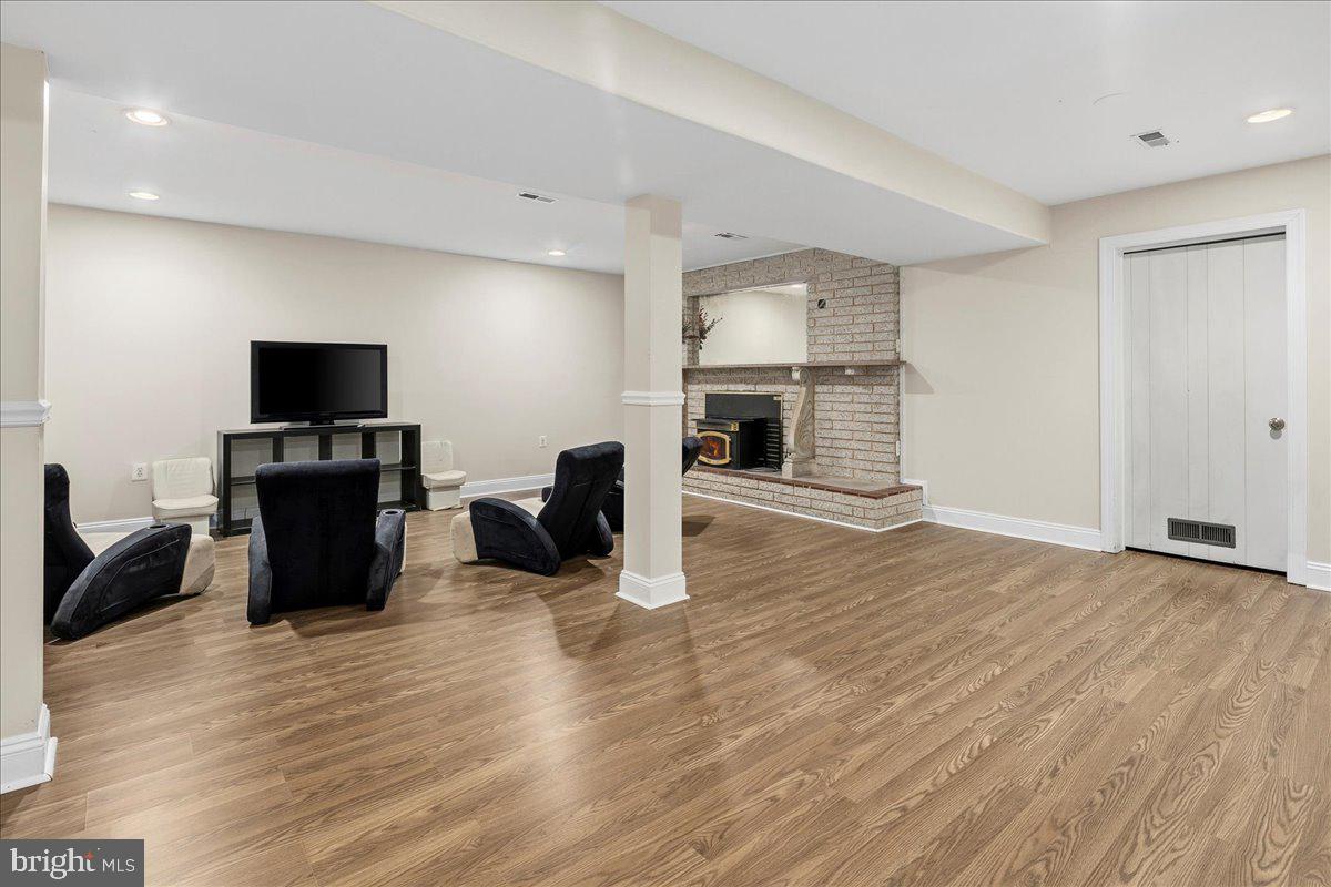 11846 CHAPEL RD, CLIFTON, Virginia 20124, 7 Bedrooms Bedrooms, ,9 BathroomsBathrooms,Residential,For sale,11846 CHAPEL RD,VAFX2281232 MLS # VAFX2281232