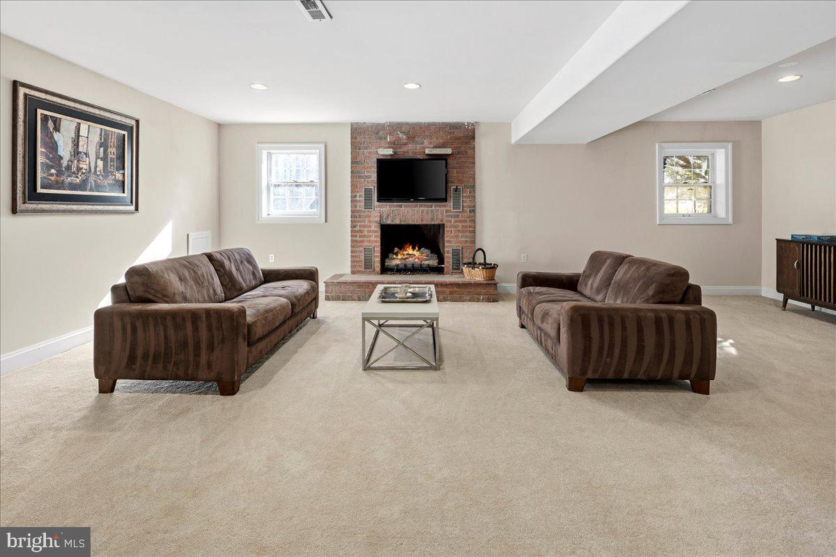 11846 CHAPEL RD, CLIFTON, Virginia 20124, 7 Bedrooms Bedrooms, ,9 BathroomsBathrooms,Residential,For sale,11846 CHAPEL RD,VAFX2281232 MLS # VAFX2281232