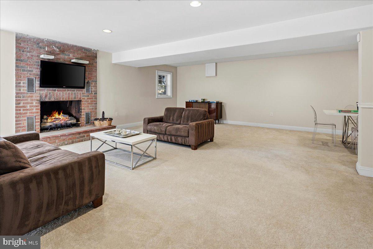 11846 CHAPEL RD, CLIFTON, Virginia 20124, 7 Bedrooms Bedrooms, ,9 BathroomsBathrooms,Residential,For sale,11846 CHAPEL RD,VAFX2281232 MLS # VAFX2281232