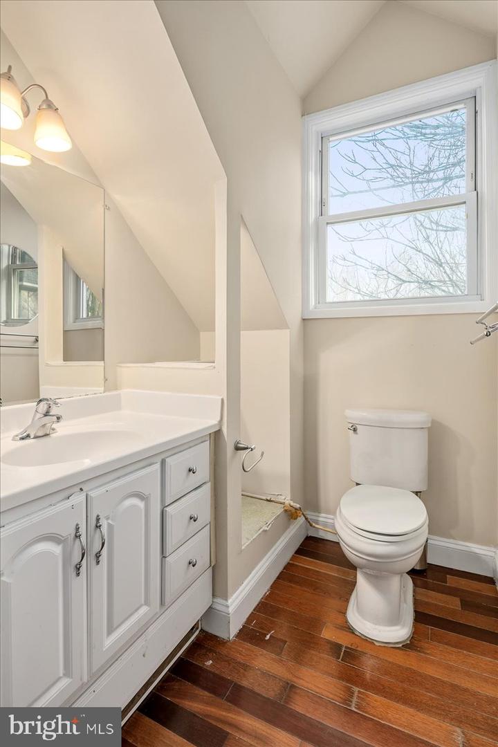 11846 CHAPEL RD, CLIFTON, Virginia 20124, 7 Bedrooms Bedrooms, ,9 BathroomsBathrooms,Residential,For sale,11846 CHAPEL RD,VAFX2281232 MLS # VAFX2281232