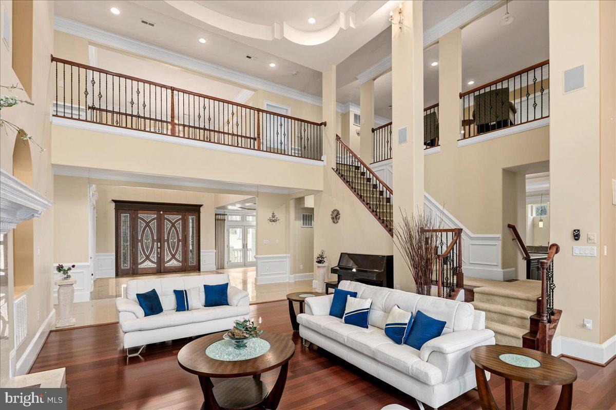 11846 CHAPEL RD, CLIFTON, Virginia 20124, 7 Bedrooms Bedrooms, ,9 BathroomsBathrooms,Residential,For sale,11846 CHAPEL RD,VAFX2281232 MLS # VAFX2281232