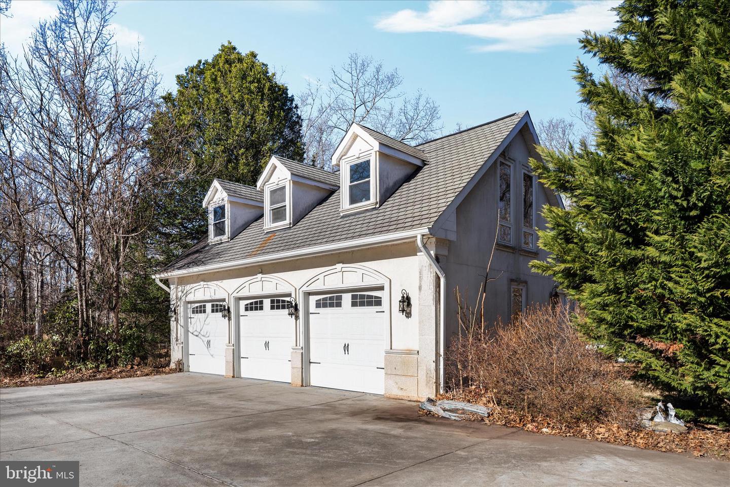 11846 CHAPEL RD, CLIFTON, Virginia 20124, 7 Bedrooms Bedrooms, ,9 BathroomsBathrooms,Residential,For sale,11846 CHAPEL RD,VAFX2281232 MLS # VAFX2281232