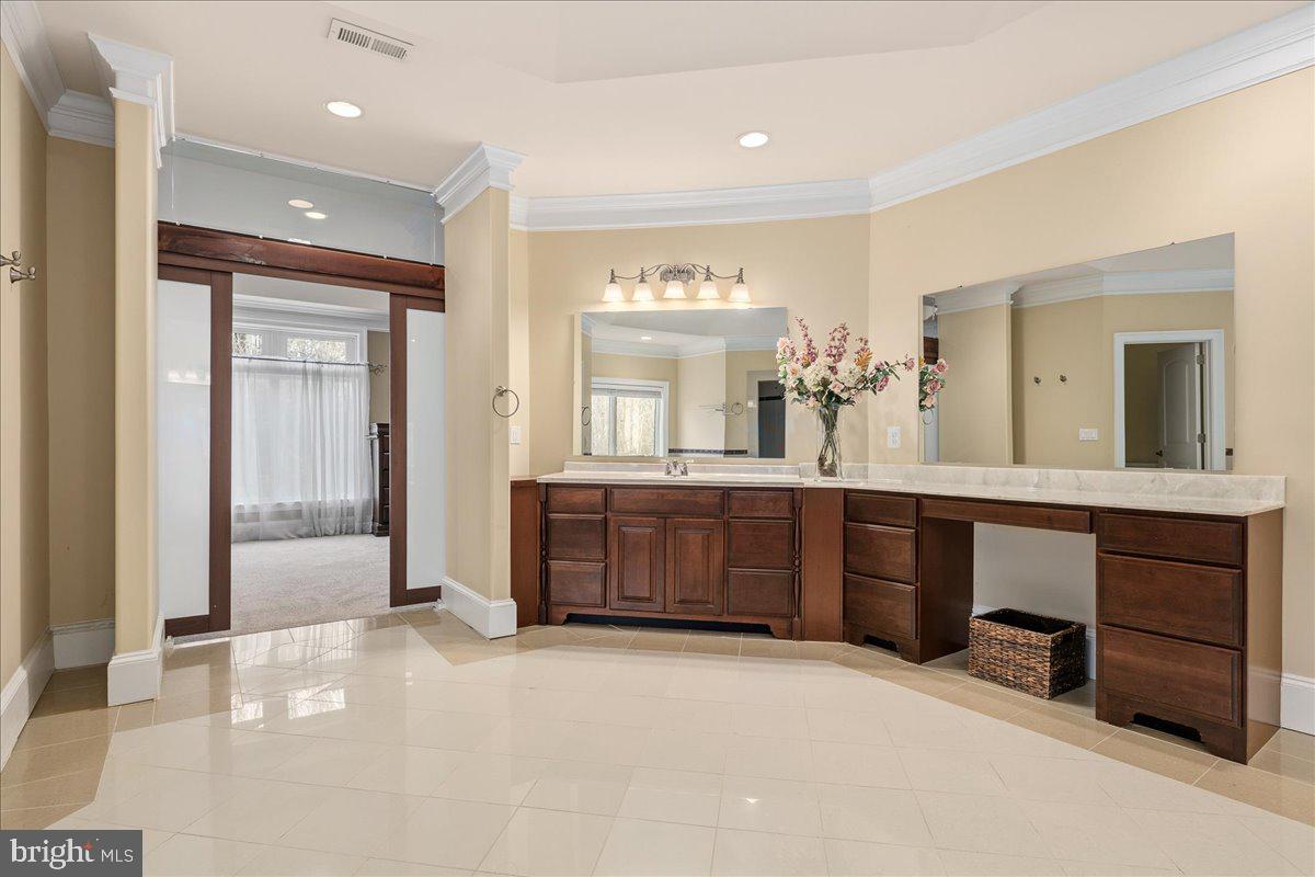 11846 CHAPEL RD, CLIFTON, Virginia 20124, 7 Bedrooms Bedrooms, ,9 BathroomsBathrooms,Residential,For sale,11846 CHAPEL RD,VAFX2281232 MLS # VAFX2281232