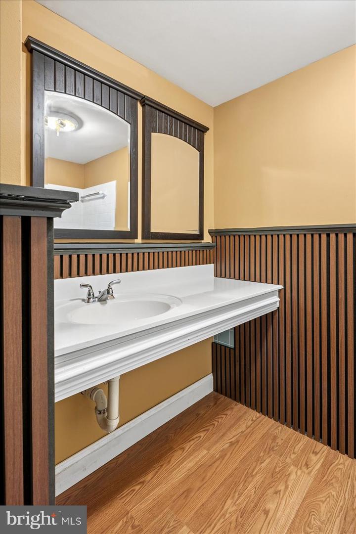 11846 CHAPEL RD, CLIFTON, Virginia 20124, 7 Bedrooms Bedrooms, ,9 BathroomsBathrooms,Residential,For sale,11846 CHAPEL RD,VAFX2281232 MLS # VAFX2281232