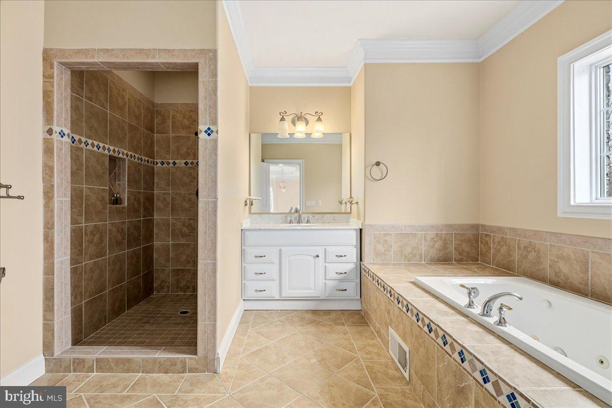 11846 CHAPEL RD, CLIFTON, Virginia 20124, 7 Bedrooms Bedrooms, ,9 BathroomsBathrooms,Residential,For sale,11846 CHAPEL RD,VAFX2281232 MLS # VAFX2281232