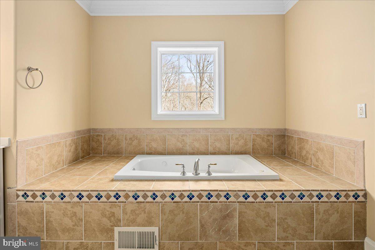 11846 CHAPEL RD, CLIFTON, Virginia 20124, 7 Bedrooms Bedrooms, ,9 BathroomsBathrooms,Residential,For sale,11846 CHAPEL RD,VAFX2281232 MLS # VAFX2281232