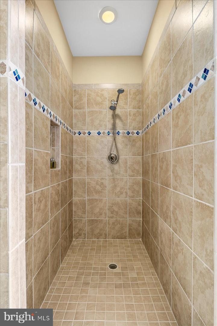 11846 CHAPEL RD, CLIFTON, Virginia 20124, 7 Bedrooms Bedrooms, ,9 BathroomsBathrooms,Residential,For sale,11846 CHAPEL RD,VAFX2281232 MLS # VAFX2281232