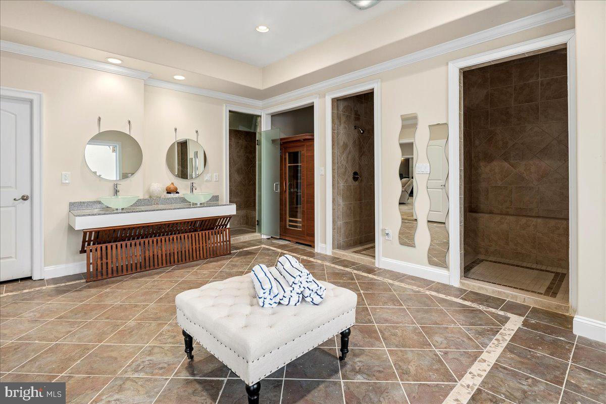 11846 CHAPEL RD, CLIFTON, Virginia 20124, 7 Bedrooms Bedrooms, ,9 BathroomsBathrooms,Residential,For sale,11846 CHAPEL RD,VAFX2281232 MLS # VAFX2281232