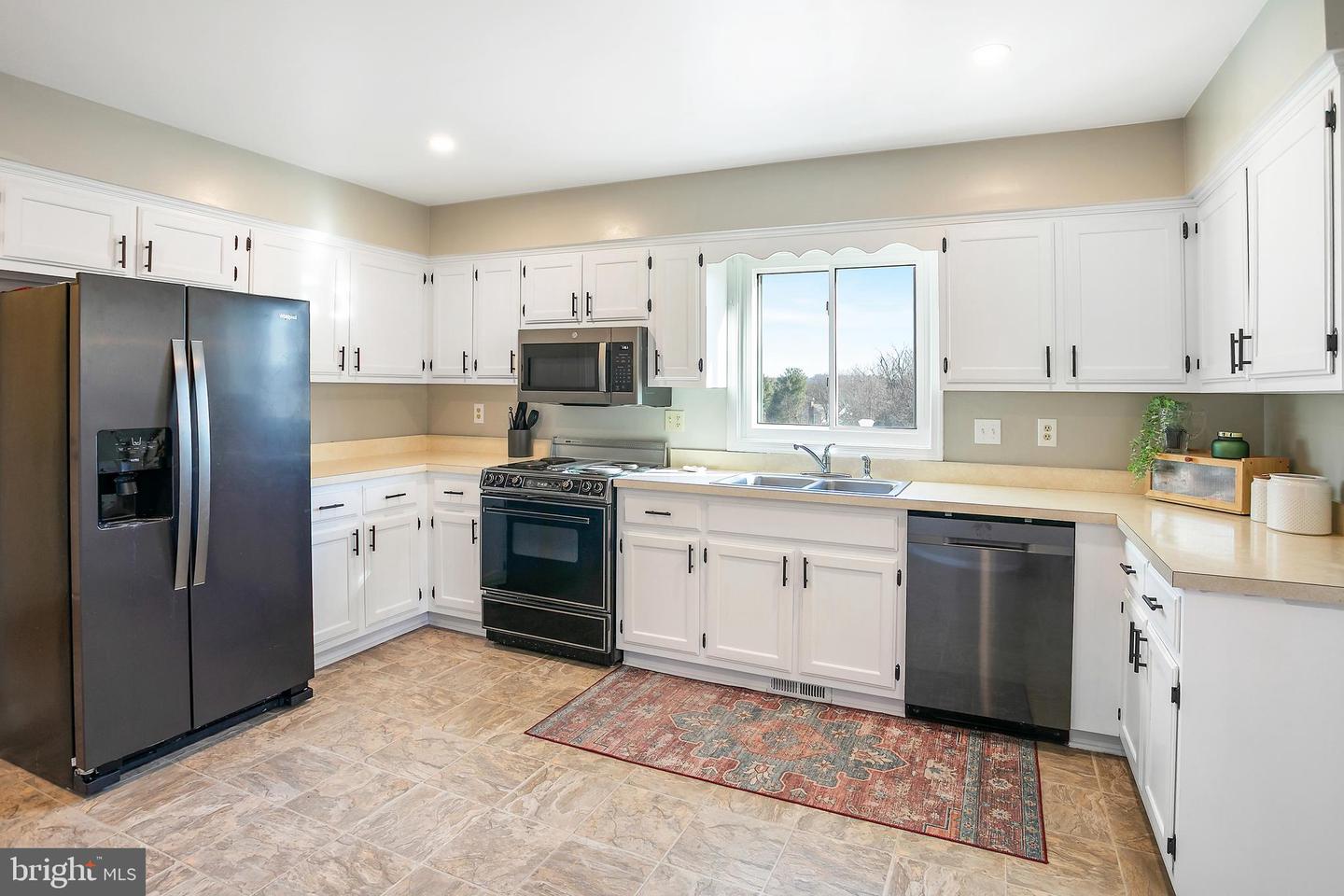 11946 ROPP LN, LOVETTSVILLE, Virginia 20180, 3 Bedrooms Bedrooms, ,3 BathroomsBathrooms,Residential,For sale,11946 ROPP LN,VALO2112084 MLS # VALO2112084