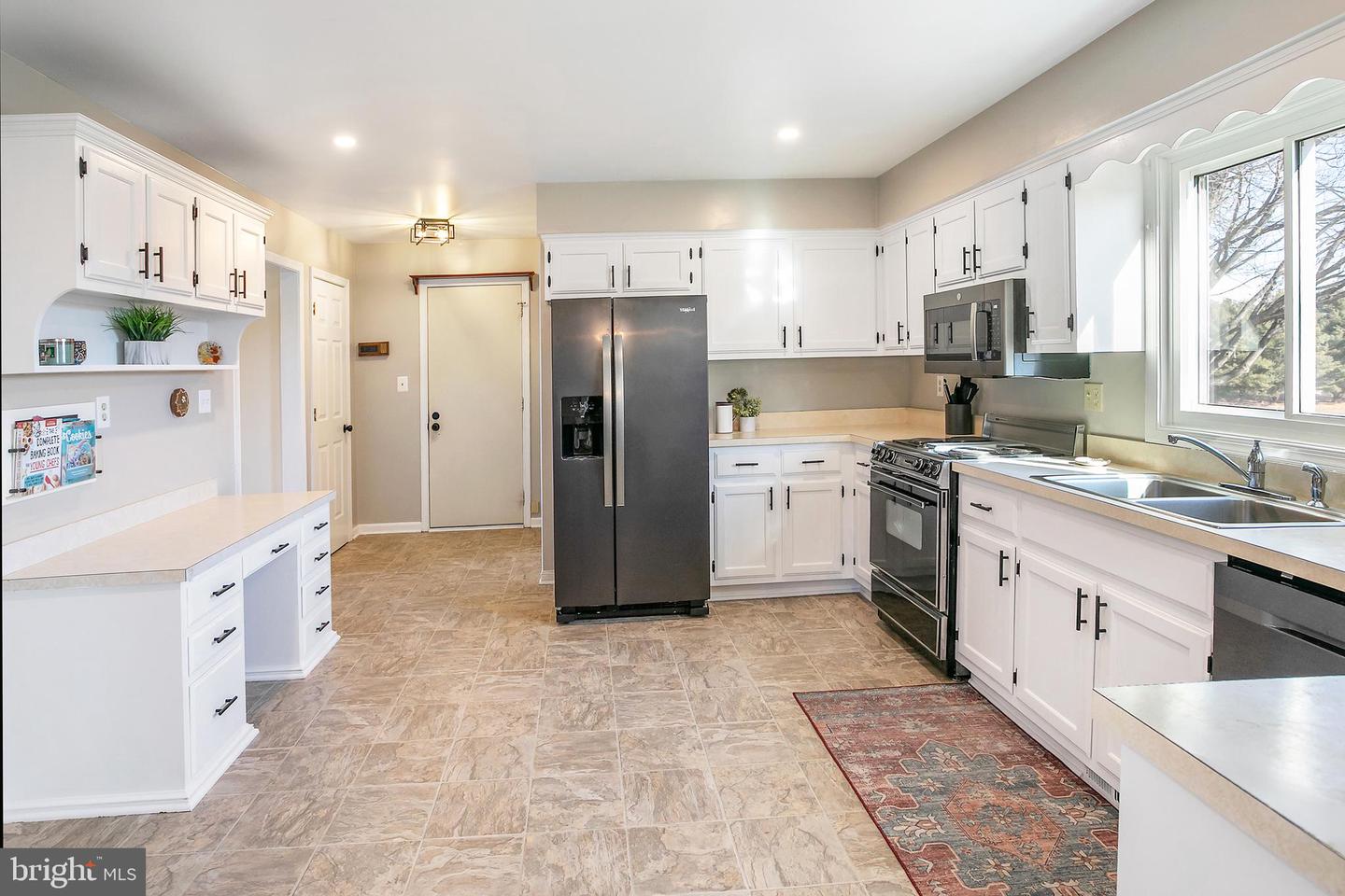 11946 ROPP LN, LOVETTSVILLE, Virginia 20180, 3 Bedrooms Bedrooms, ,3 BathroomsBathrooms,Residential,For sale,11946 ROPP LN,VALO2112084 MLS # VALO2112084