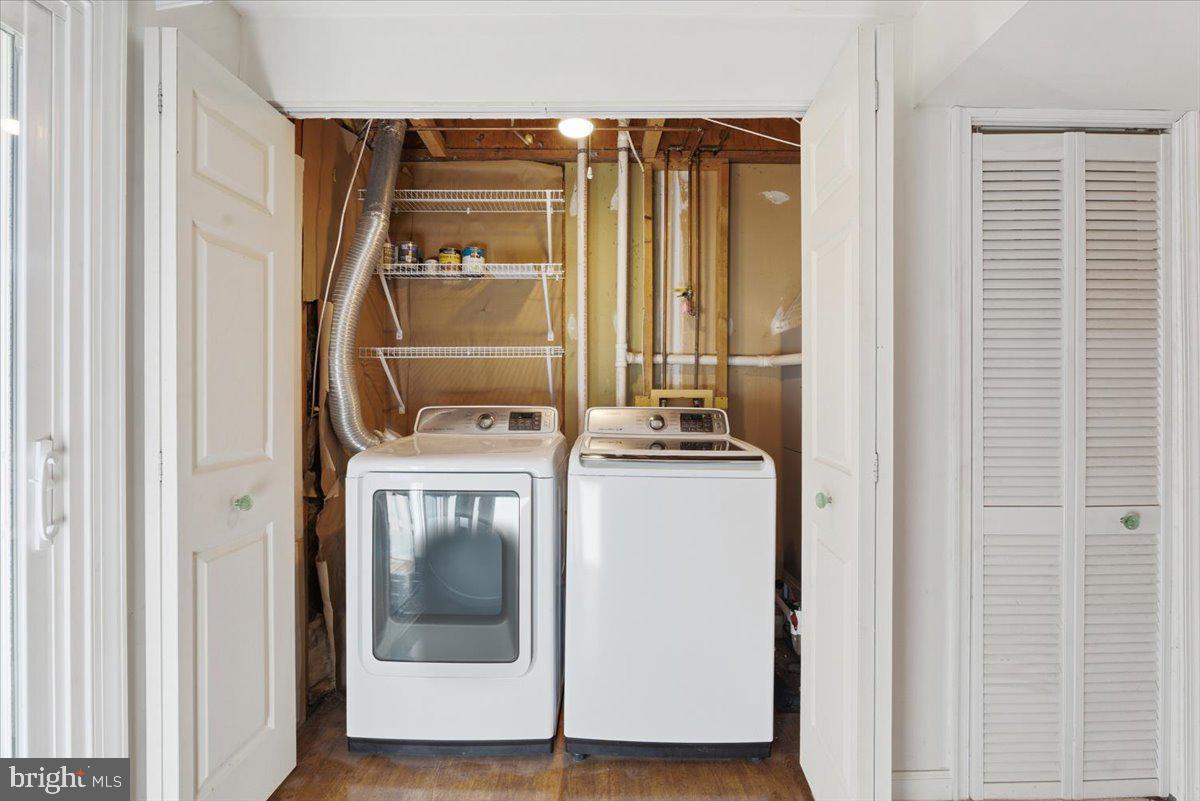 9 ALDEN CT, STERLING, Virginia 20165, 2 Bedrooms Bedrooms, ,2 BathroomsBathrooms,Residential,For sale,9 ALDEN CT,VALO2112374 MLS # VALO2112374