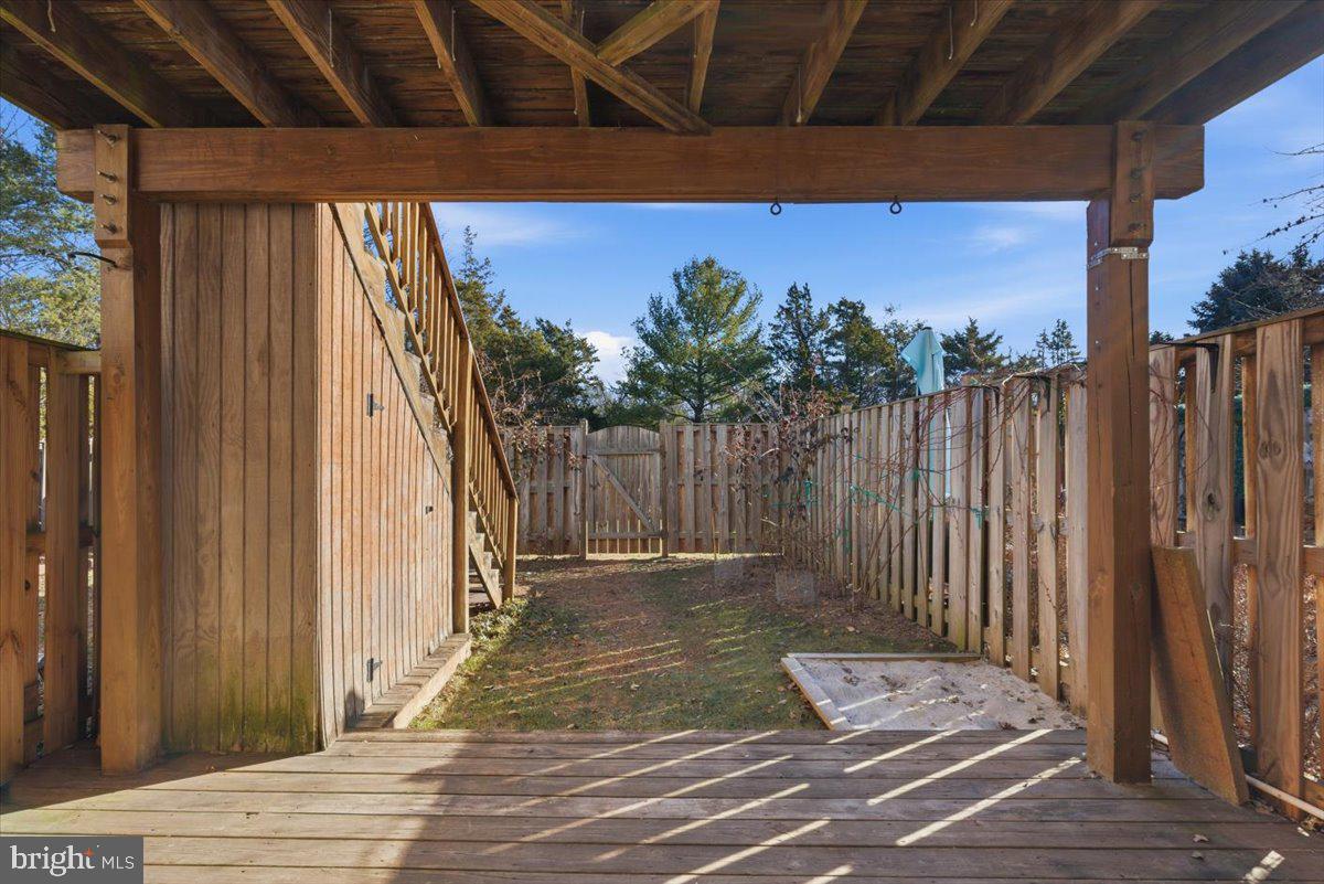 9 ALDEN CT, STERLING, Virginia 20165, 2 Bedrooms Bedrooms, ,2 BathroomsBathrooms,Residential,For sale,9 ALDEN CT,VALO2112374 MLS # VALO2112374