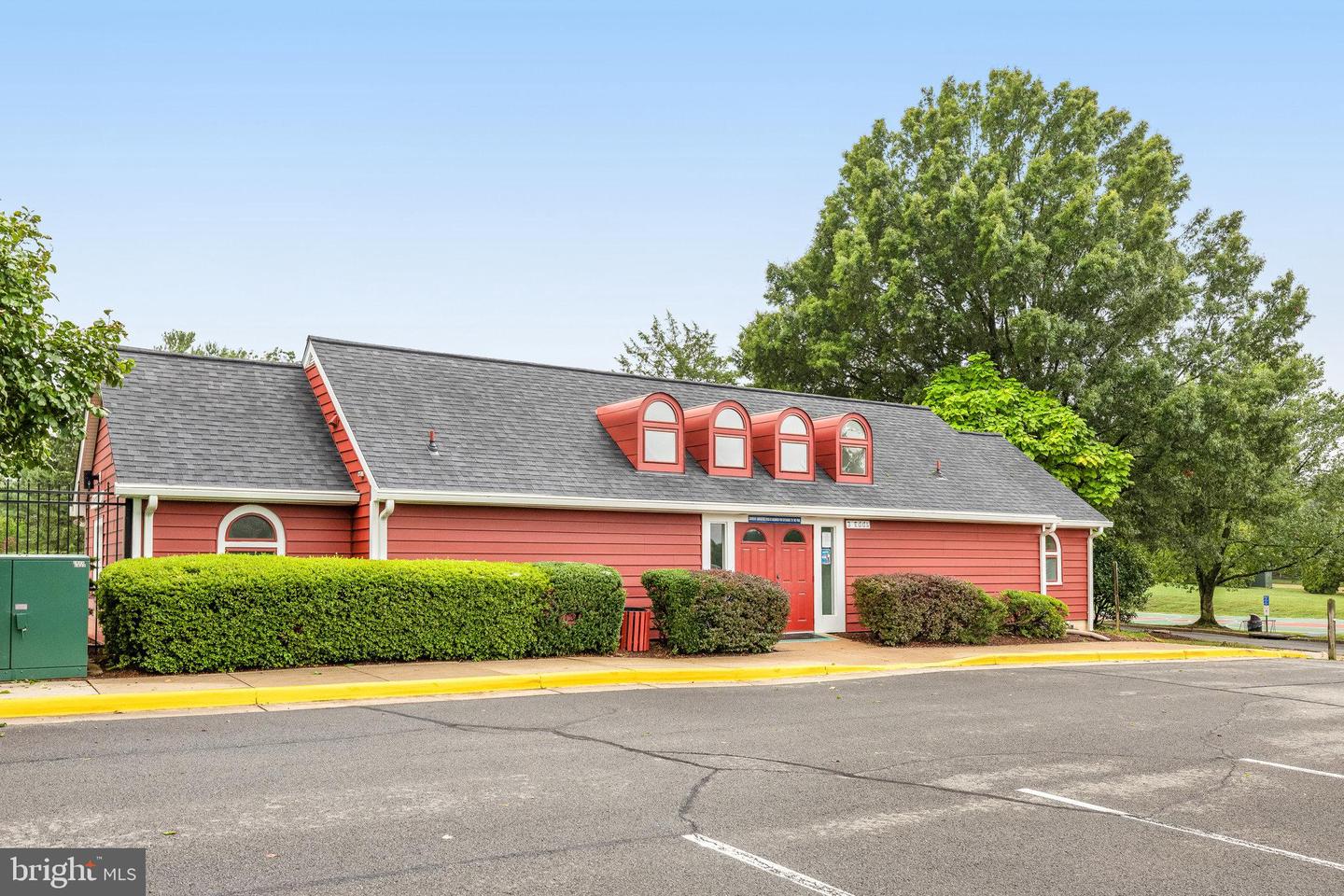 9 ALDEN CT, STERLING, Virginia 20165, 2 Bedrooms Bedrooms, ,2 BathroomsBathrooms,Residential,For sale,9 ALDEN CT,VALO2112374 MLS # VALO2112374