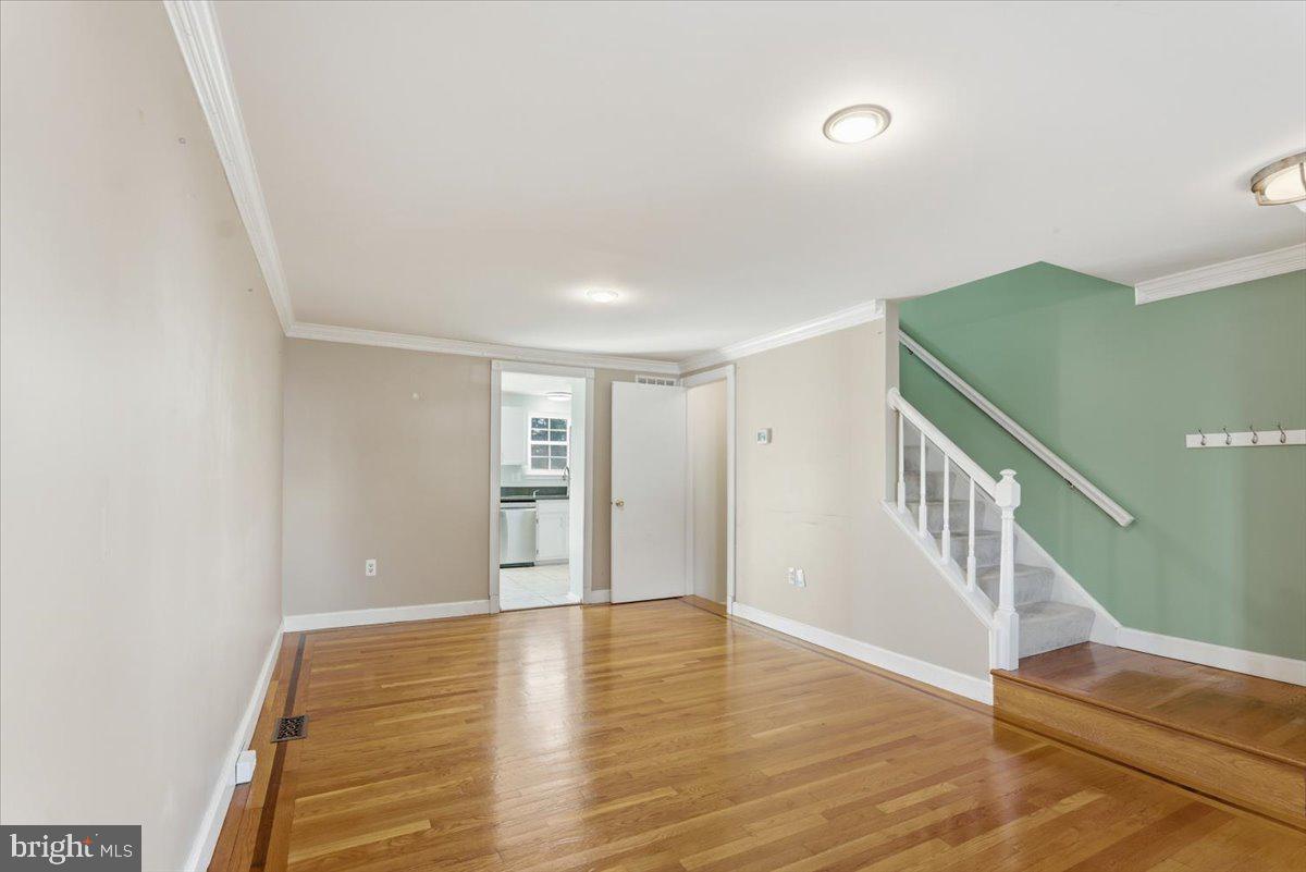 9 ALDEN CT, STERLING, Virginia 20165, 2 Bedrooms Bedrooms, ,2 BathroomsBathrooms,Residential,For sale,9 ALDEN CT,VALO2112374 MLS # VALO2112374