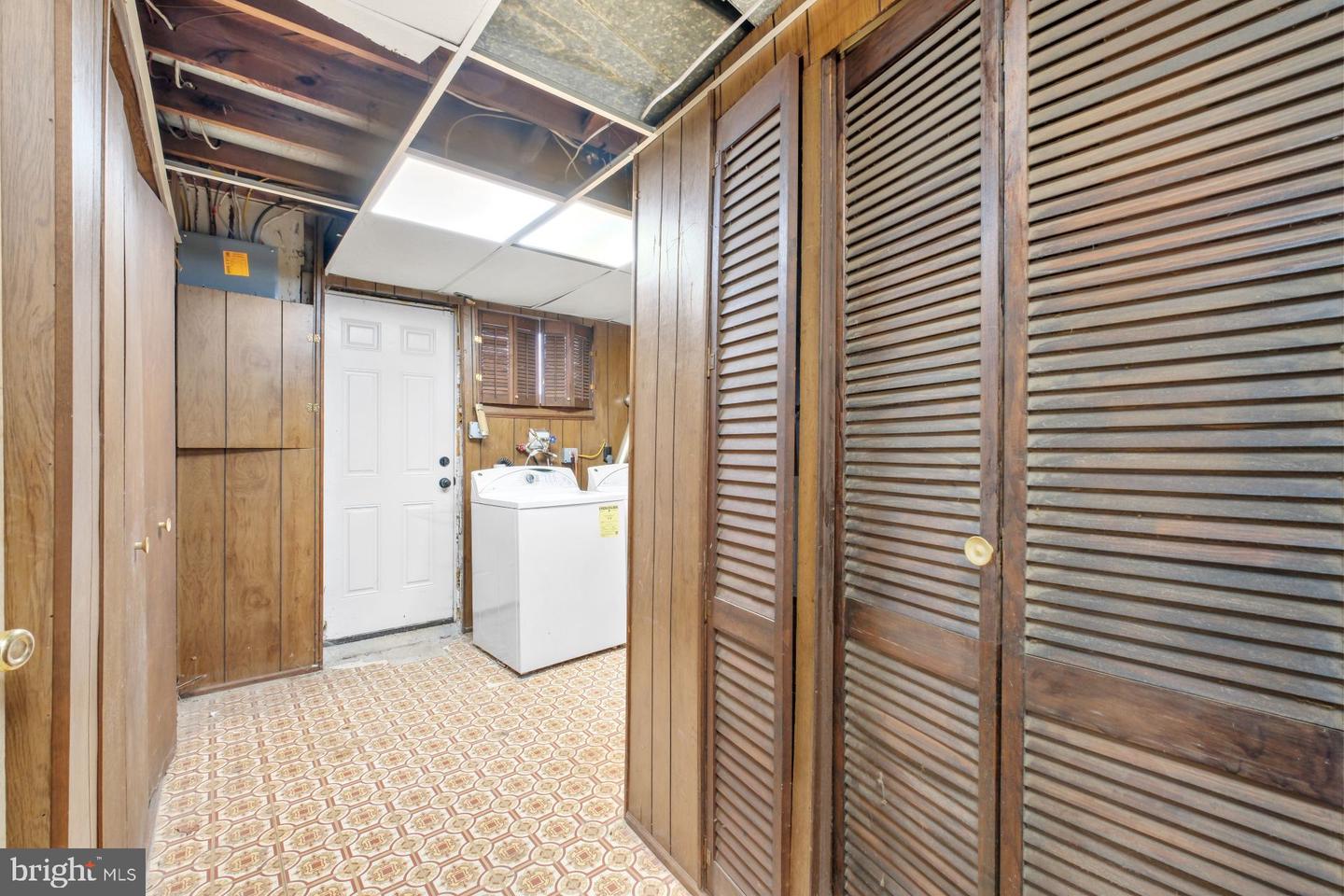 5607 IONA WAY, ALEXANDRIA, Virginia 22312, 3 Bedrooms Bedrooms, 11 Rooms Rooms,2 BathroomsBathrooms,Residential,For sale,5607 IONA WAY,VAFX2283518 MLS # VAFX2283518