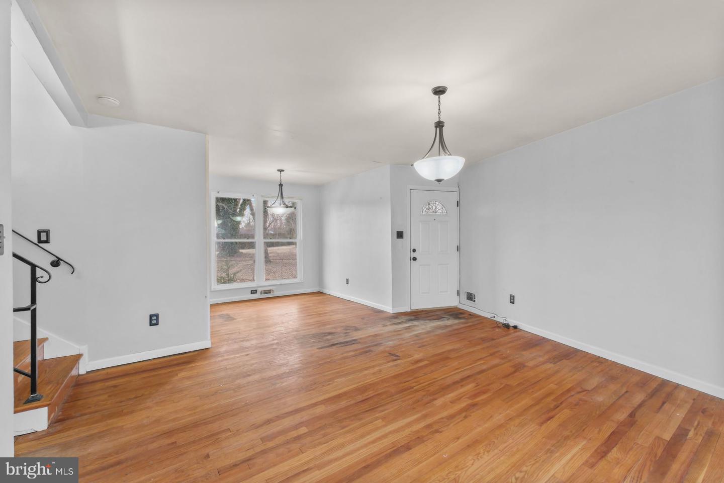 5607 IONA WAY, ALEXANDRIA, Virginia 22312, 3 Bedrooms Bedrooms, 11 Rooms Rooms,2 BathroomsBathrooms,Residential,For sale,5607 IONA WAY,VAFX2283518 MLS # VAFX2283518