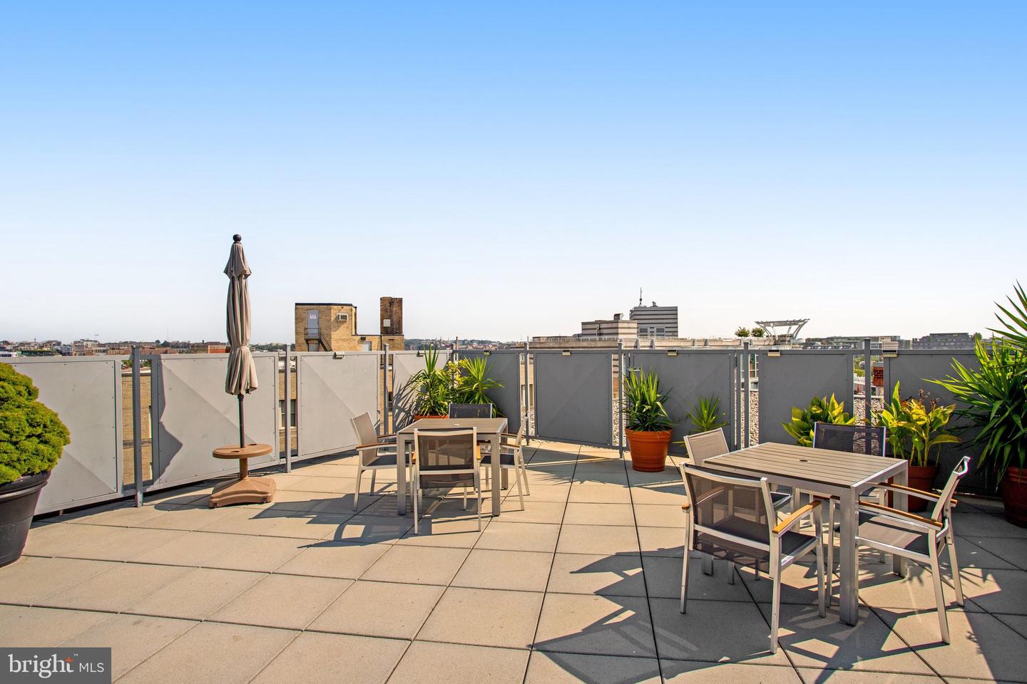 1239 VERMONT AVE NW #410, WASHINGTON, District Of Columbia 20005, 1 Bedroom Bedrooms, ,1 BathroomBathrooms,Residential,For sale,1239 VERMONT AVE NW #410,DCDC2239070 MLS # DCDC2239070