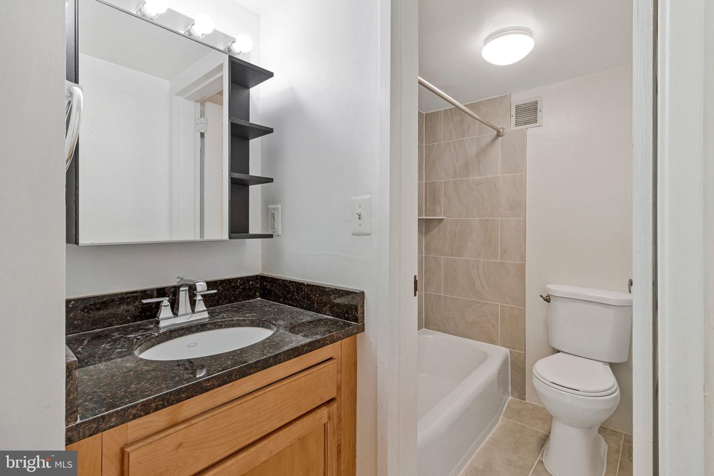1239 VERMONT AVE NW #410, WASHINGTON, District Of Columbia 20005, 1 Bedroom Bedrooms, ,1 BathroomBathrooms,Residential,For sale,1239 VERMONT AVE NW #410,DCDC2239070 MLS # DCDC2239070