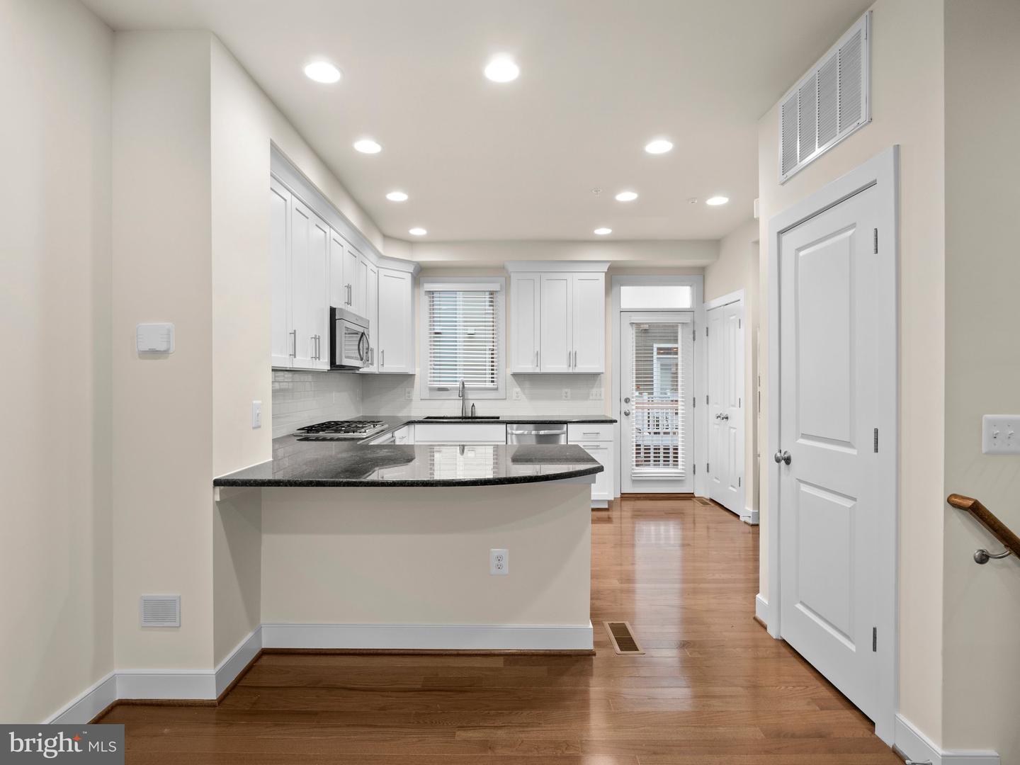 918 PETE JONES WAY, ALEXANDRIA, Virginia 22314, 3 Bedrooms Bedrooms, ,3 BathroomsBathrooms,Residential,For sale,918 PETE JONES WAY,VAAX2052832 MLS # VAAX2052832 918 PETE JONES WAY, ALEXANDRIA, Virginia 22314, 3 Bedrooms Bedrooms, ,3 BathroomsBathrooms,Residential,For sale,918 PETE JONES WAY,VAAX2052832 MLS # VAAX2052832