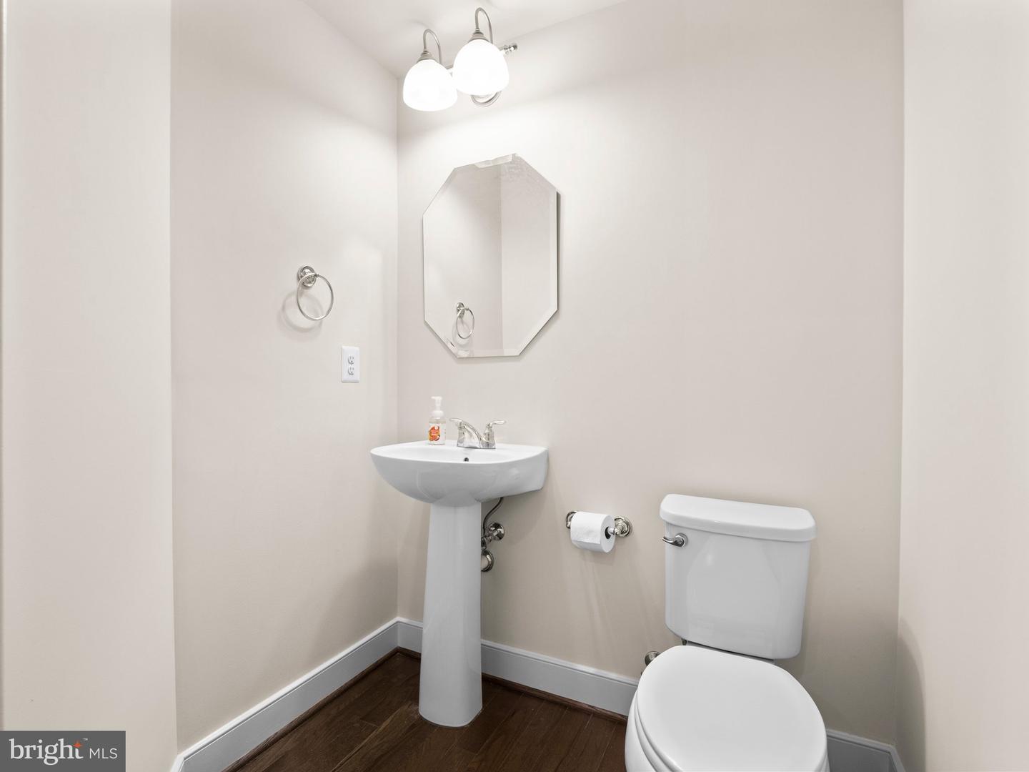 918 PETE JONES WAY, ALEXANDRIA, Virginia 22314, 3 Bedrooms Bedrooms, ,3 BathroomsBathrooms,Residential,For sale,918 PETE JONES WAY,VAAX2052832 MLS # VAAX2052832 918 PETE JONES WAY, ALEXANDRIA, Virginia 22314, 3 Bedrooms Bedrooms, ,3 BathroomsBathrooms,Residential,For sale,918 PETE JONES WAY,VAAX2052832 MLS # VAAX2052832