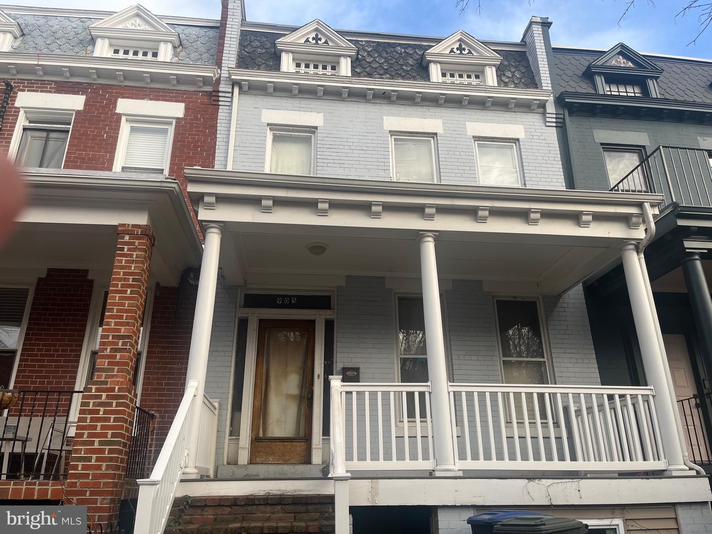 905 11TH ST NE, WASHINGTON, District Of Columbia 20002, 4 Bedrooms Bedrooms, ,3 BathroomsBathrooms,Residential,For sale,905 11TH ST NE,DCDC2239942 MLS # DCDC2239942