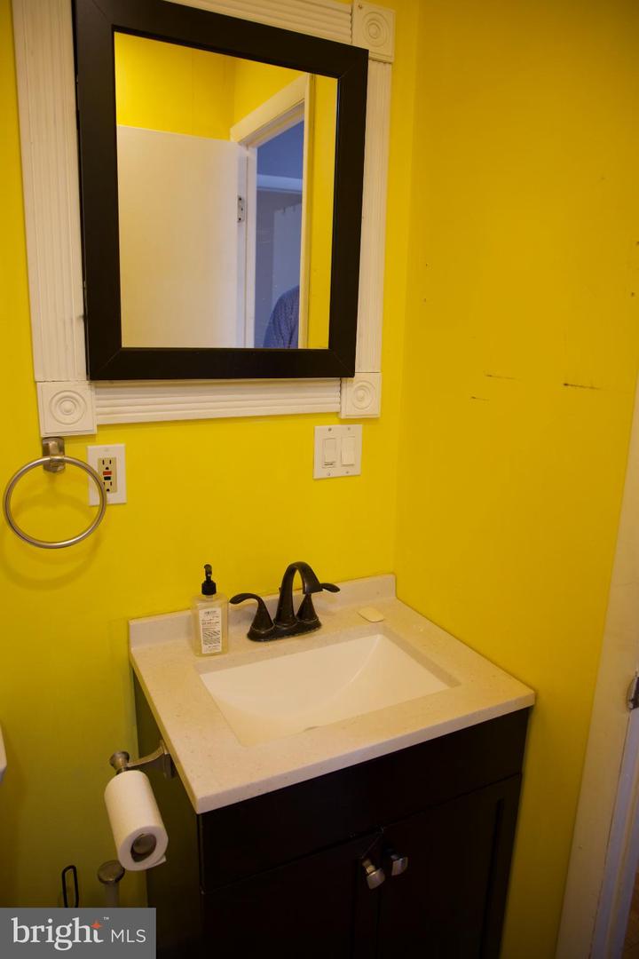 650 E STREET SE, WASHINGTON, District Of Columbia 20003, 3 Bedrooms Bedrooms, 4 Rooms Rooms,1 BathroomBathrooms,Residential,For sale,650 E STREET SE,DCDC2240082 MLS # DCDC2240082 650 E STREET SE, WASHINGTON, District Of Columbia 20003, 3 Bedrooms Bedrooms, 4 Rooms Rooms,1 BathroomBathrooms,Residential,For sale,650 E STREET SE,DCDC2240082 MLS # DCDC2240082