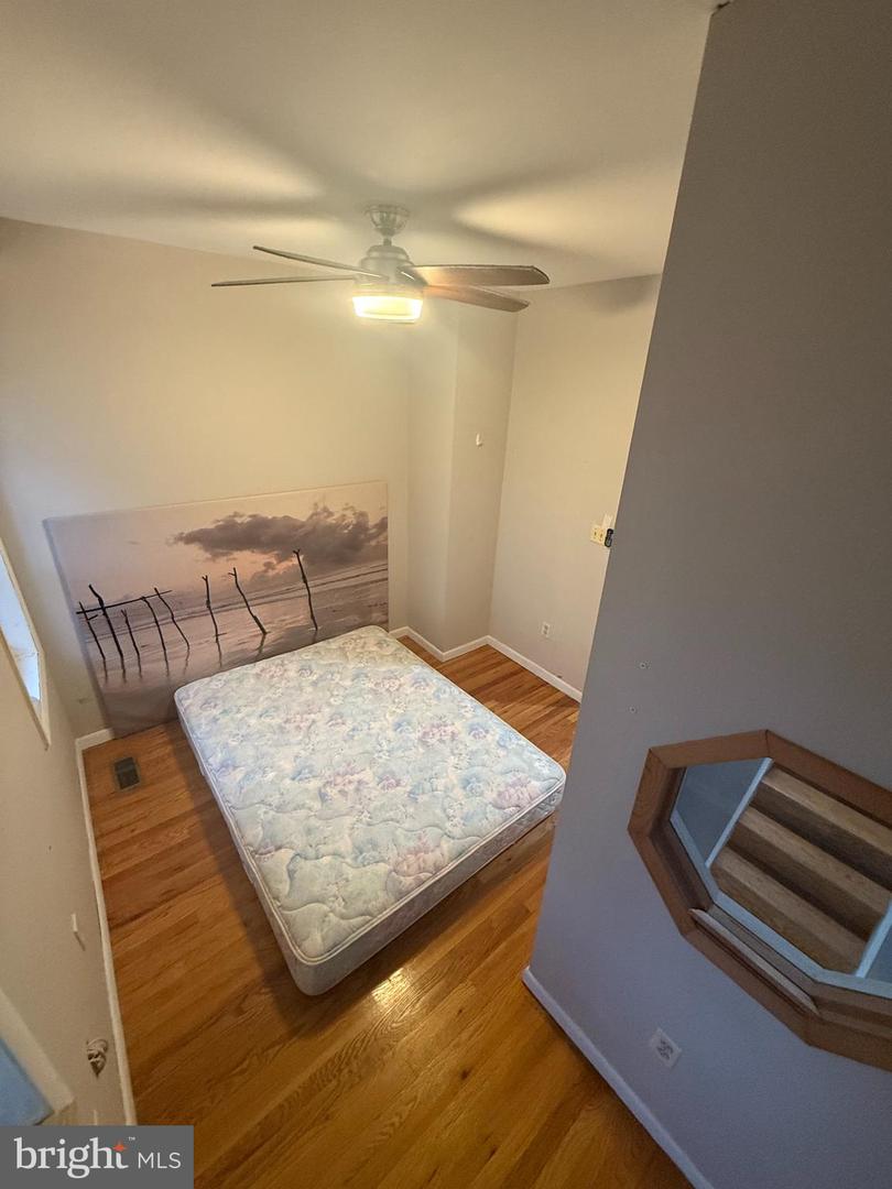 650 E STREET SE, WASHINGTON, District Of Columbia 20003, 3 Bedrooms Bedrooms, 4 Rooms Rooms,1 BathroomBathrooms,Residential,For sale,650 E STREET SE,DCDC2240082 MLS # DCDC2240082