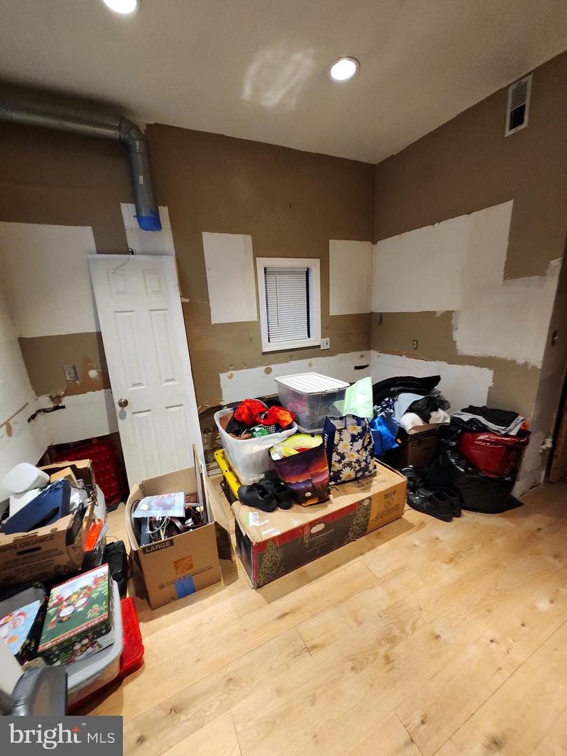 29 R ST NE, WASHINGTON, District Of Columbia 20002, 3 Bedrooms Bedrooms, ,3 BathroomsBathrooms,Residential,For sale,29 R ST NE,DCDC2240330 MLS # DCDC2240330