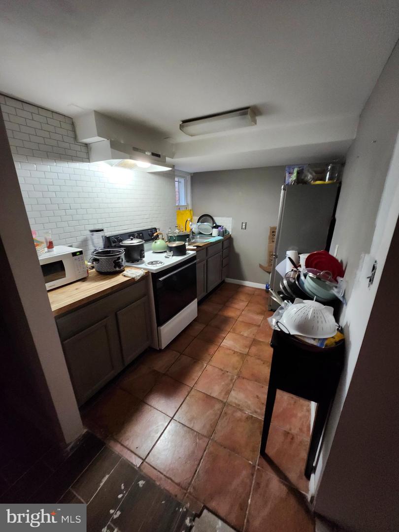 29 R ST NE, WASHINGTON, District Of Columbia 20002, 3 Bedrooms Bedrooms, ,3 BathroomsBathrooms,Residential,For sale,29 R ST NE,DCDC2240330 MLS # DCDC2240330