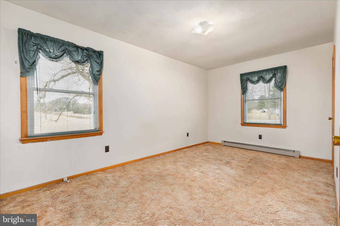 2021 FAIRVIEW RD, WOODSTOCK, Virginia 22664, 3 Bedrooms Bedrooms, ,1 BathroomBathrooms,Residential,For sale,2021 FAIRVIEW RD,VASH2013332 MLS # VASH2013332 2021 FAIRVIEW RD, WOODSTOCK, Virginia 22664, 3 Bedrooms Bedrooms, ,1 BathroomBathrooms,Residential,For sale,2021 FAIRVIEW RD,VASH2013332 MLS # VASH2013332