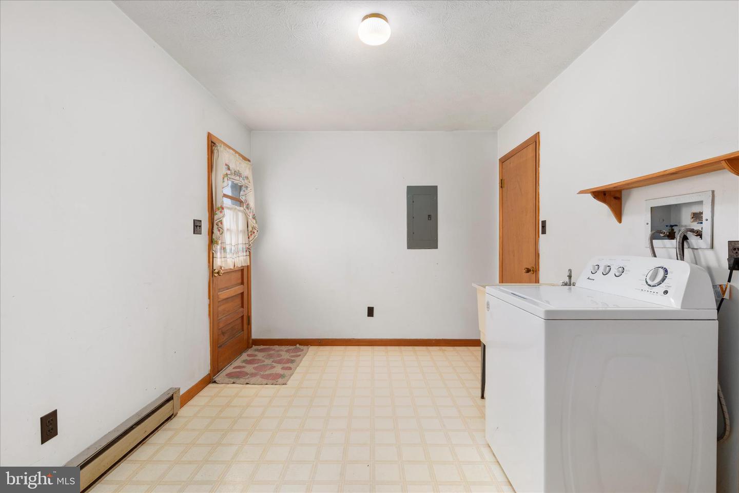 2021 FAIRVIEW RD, WOODSTOCK, Virginia 22664, 3 Bedrooms Bedrooms, ,1 BathroomBathrooms,Residential,For sale,2021 FAIRVIEW RD,VASH2013332 MLS # VASH2013332 2021 FAIRVIEW RD, WOODSTOCK, Virginia 22664, 3 Bedrooms Bedrooms, ,1 BathroomBathrooms,Residential,For sale,2021 FAIRVIEW RD,VASH2013332 MLS # VASH2013332