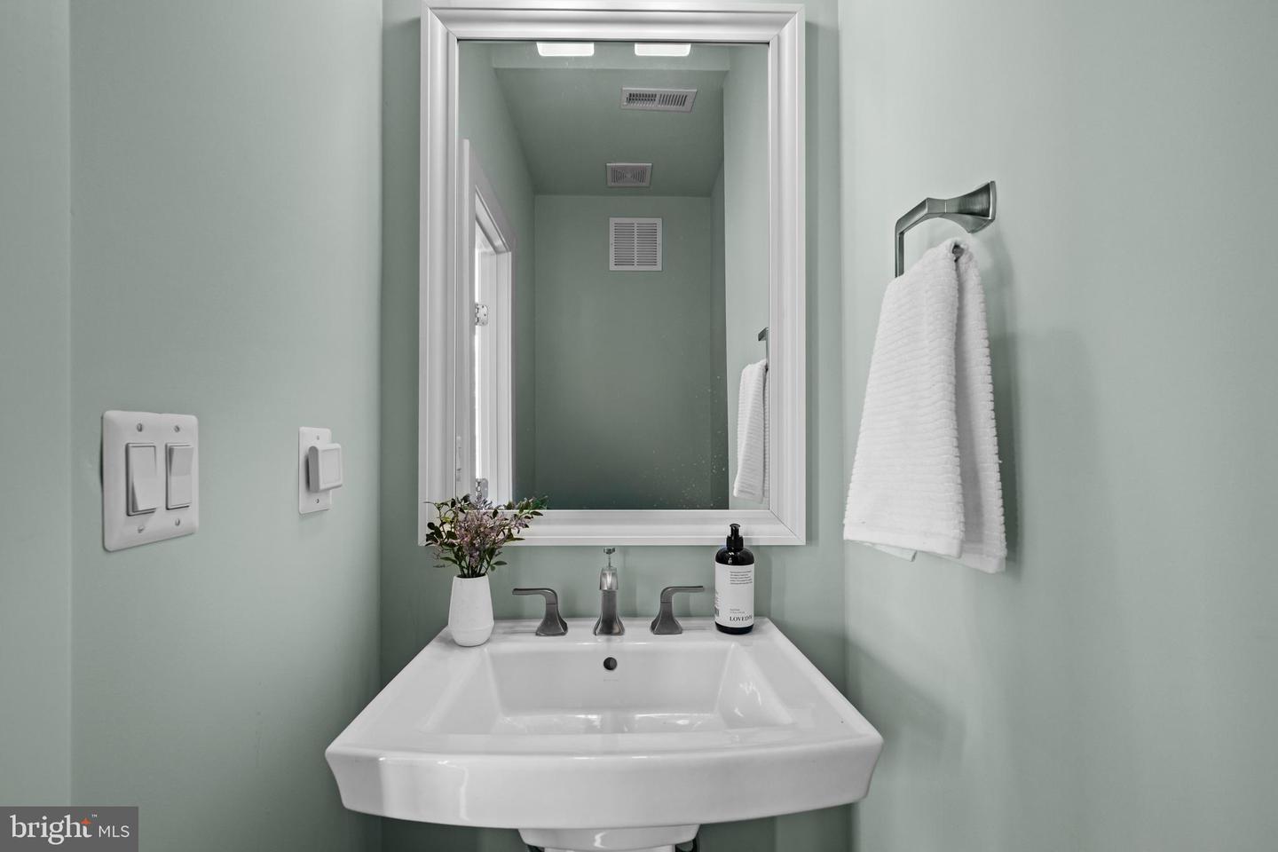 1227 TRINIDAD AVE NE, WASHINGTON, District Of Columbia 20002, 4 Bedrooms Bedrooms, ,3 BathroomsBathrooms,Residential,For sale,1227 TRINIDAD AVE NE,DCDC2240744 MLS # DCDC2240744