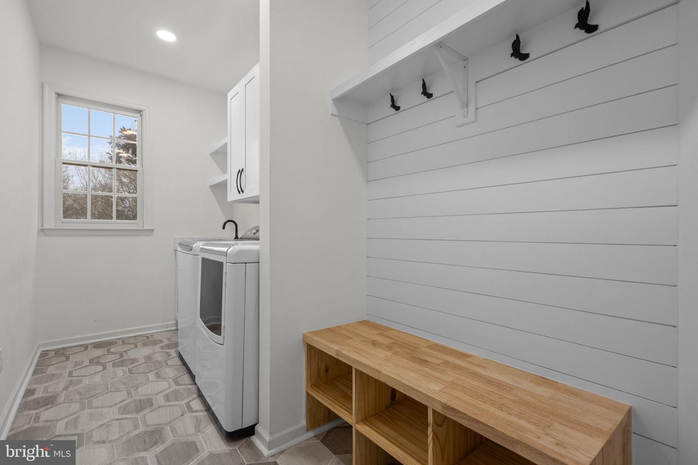 2370 WHITESTONE HILL CT, FALLS CHURCH, Virginia 22043, 5 Bedrooms Bedrooms, ,4 BathroomsBathrooms,Residential,For sale,2370 WHITESTONE HILL CT,VAFX2285400 MLS # VAFX2285400