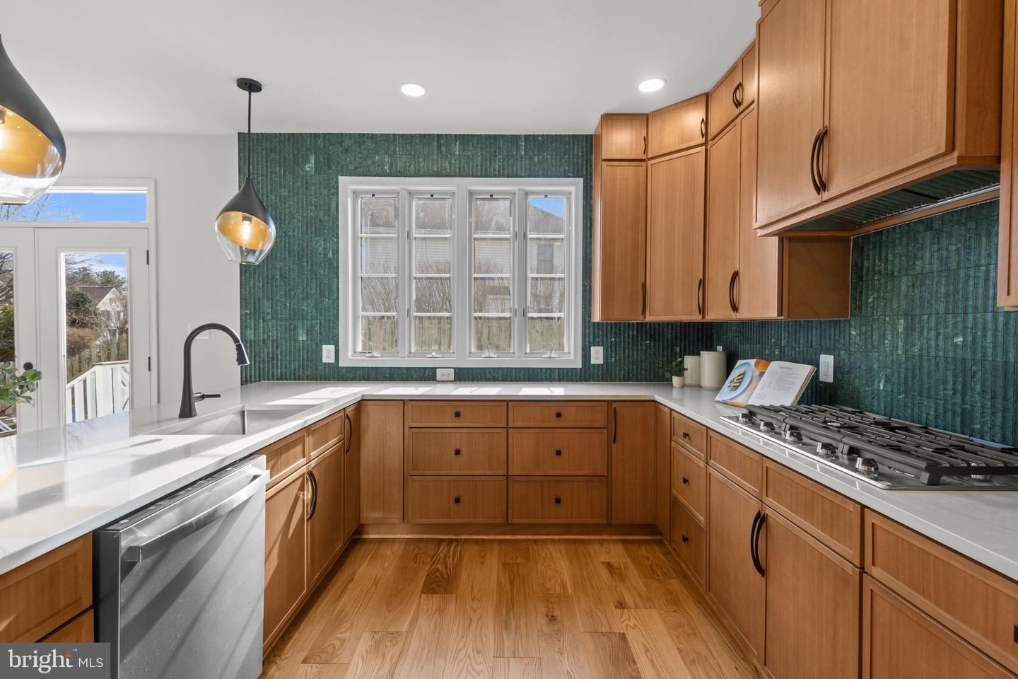 2370 WHITESTONE HILL CT, FALLS CHURCH, Virginia 22043, 5 Bedrooms Bedrooms, ,4 BathroomsBathrooms,Residential,For sale,2370 WHITESTONE HILL CT,VAFX2285400 MLS # VAFX2285400