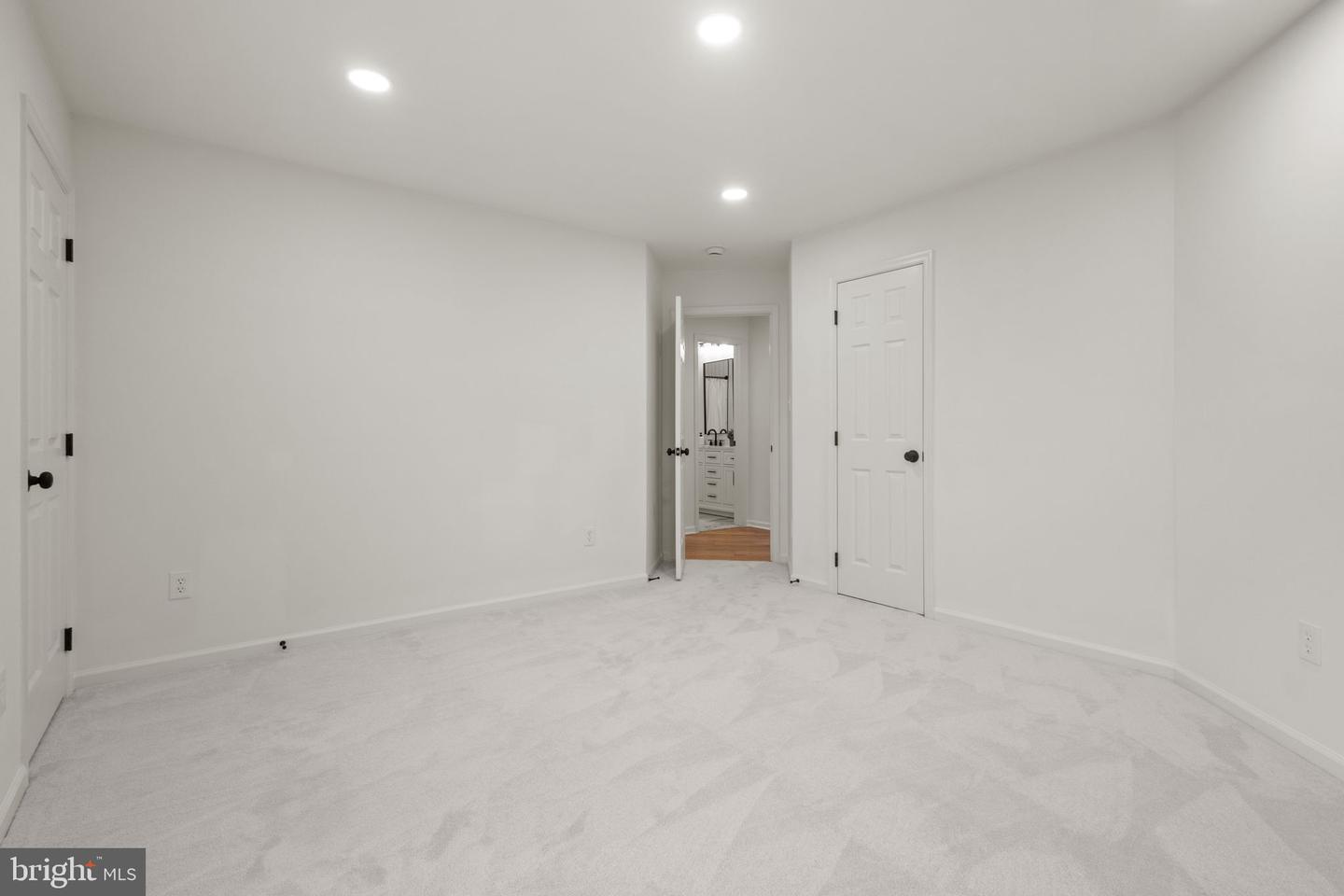 2370 WHITESTONE HILL CT, FALLS CHURCH, Virginia 22043, 5 Bedrooms Bedrooms, ,4 BathroomsBathrooms,Residential,For sale,2370 WHITESTONE HILL CT,VAFX2285400 MLS # VAFX2285400