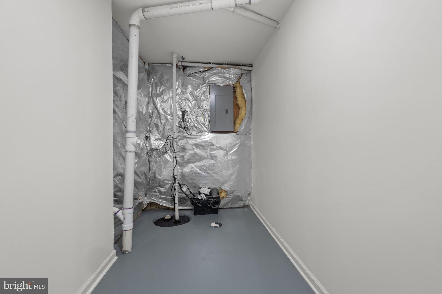 2370 WHITESTONE HILL CT, FALLS CHURCH, Virginia 22043, 5 Bedrooms Bedrooms, ,4 BathroomsBathrooms,Residential,For sale,2370 WHITESTONE HILL CT,VAFX2285400 MLS # VAFX2285400