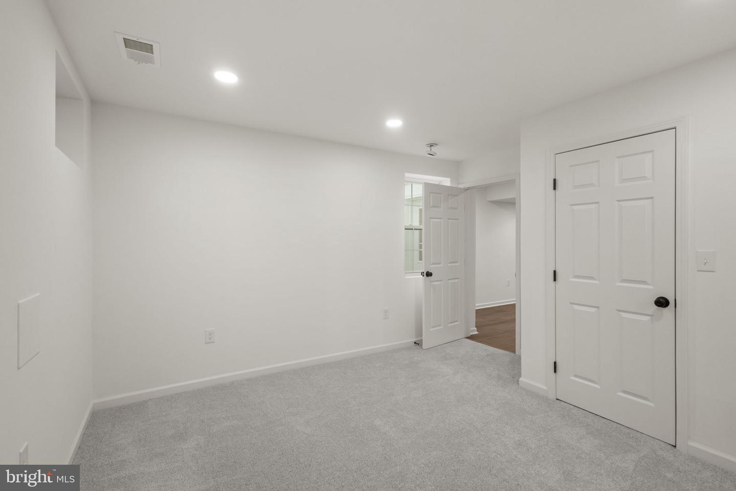 2370 WHITESTONE HILL CT, FALLS CHURCH, Virginia 22043, 5 Bedrooms Bedrooms, ,4 BathroomsBathrooms,Residential,For sale,2370 WHITESTONE HILL CT,VAFX2285400 MLS # VAFX2285400